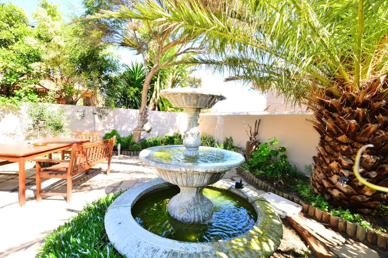 Secret Garden Pensión Bloubergstrand Exterior foto